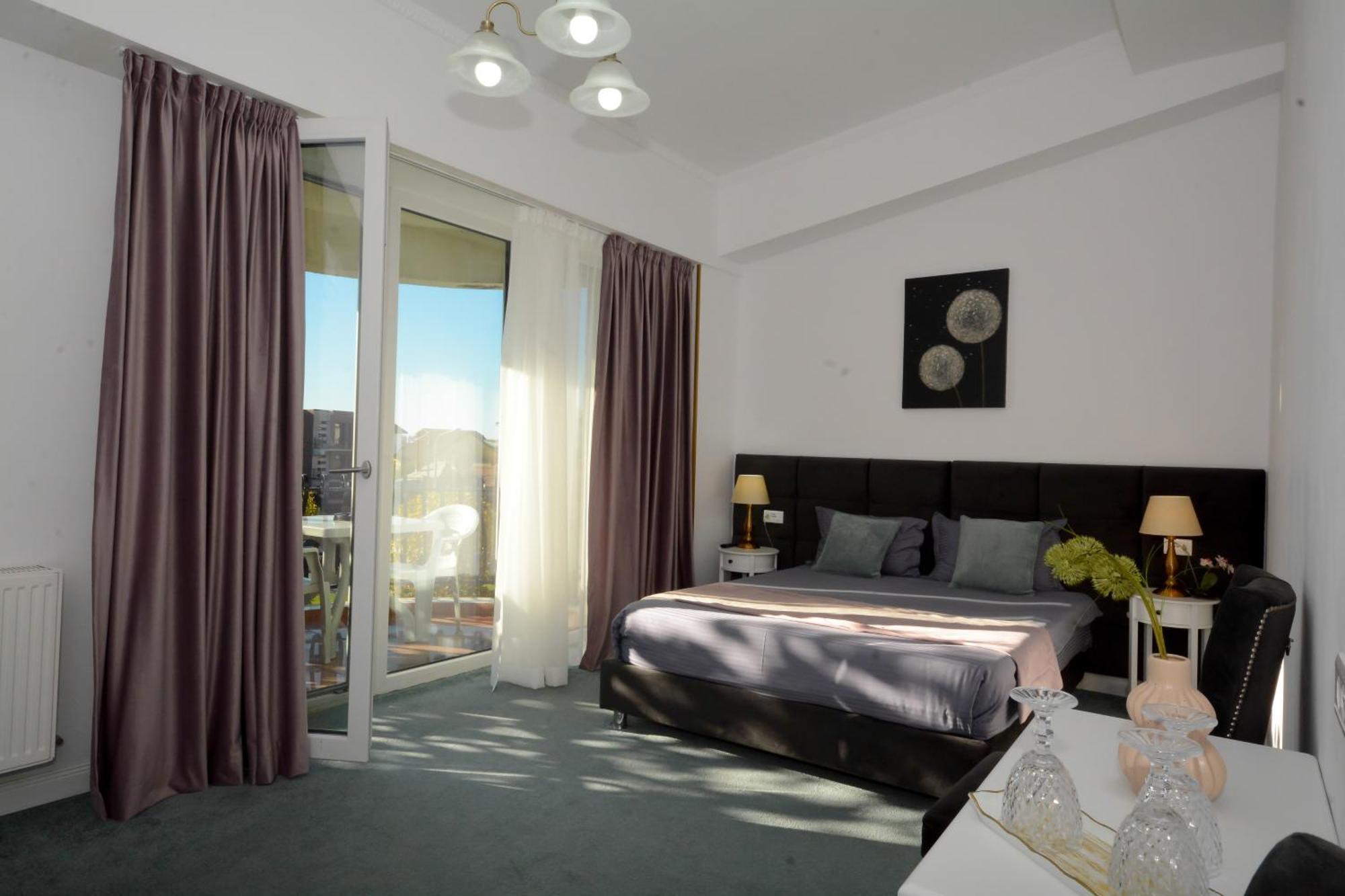 Hotel Andre'S クラヨーヴァ エクステリア 写真