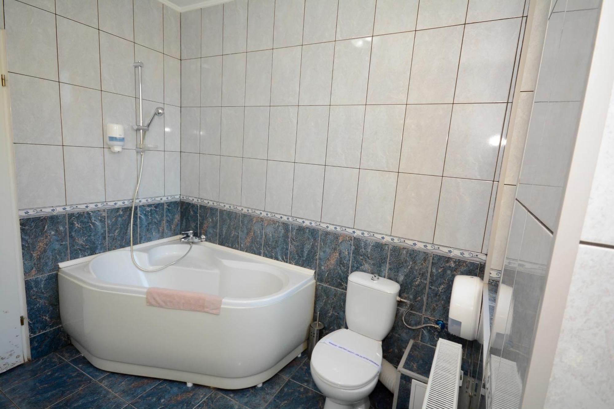 Hotel Andre'S クラヨーヴァ エクステリア 写真